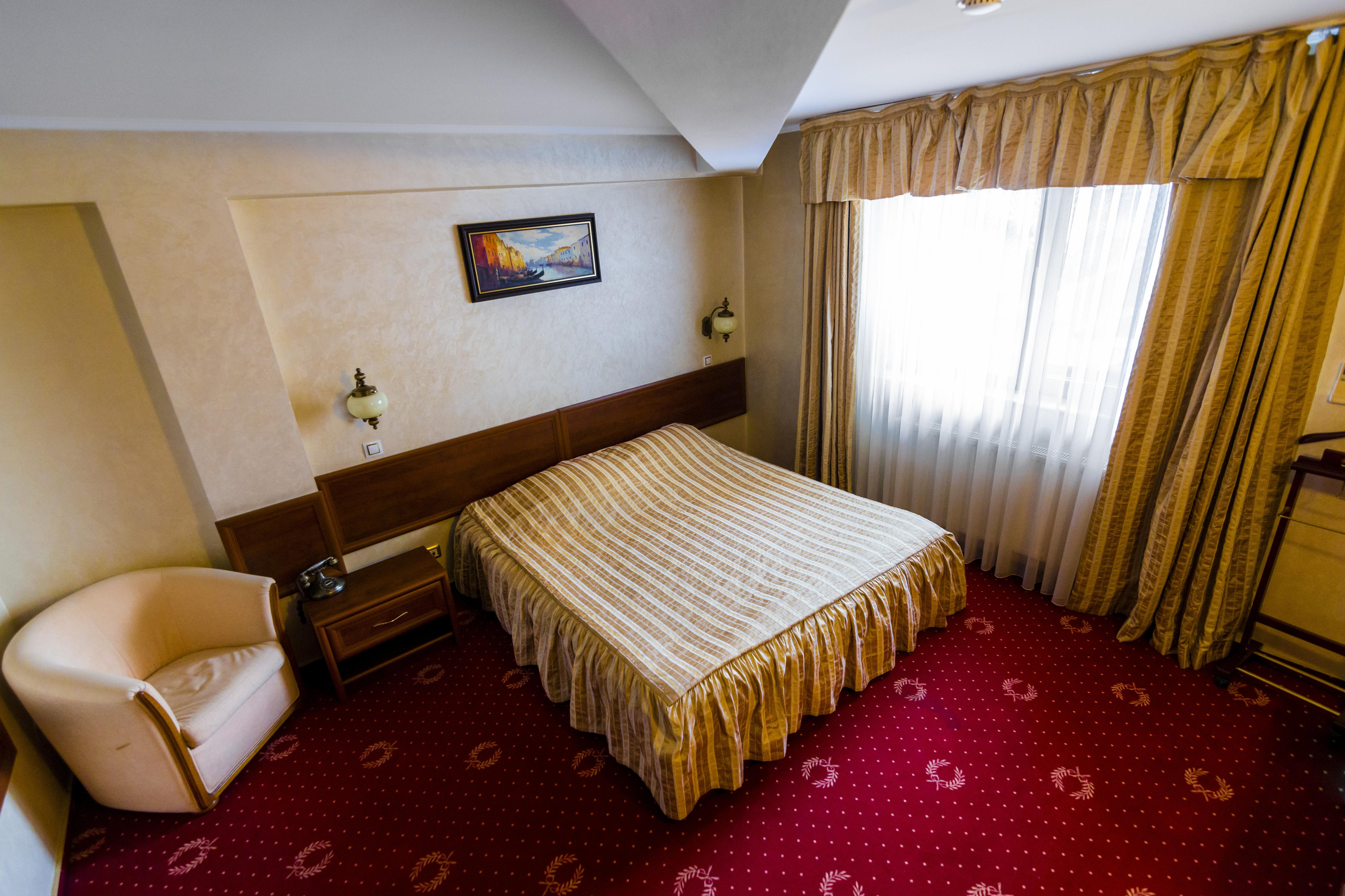 Hotel Golden House Craiova Exterior photo