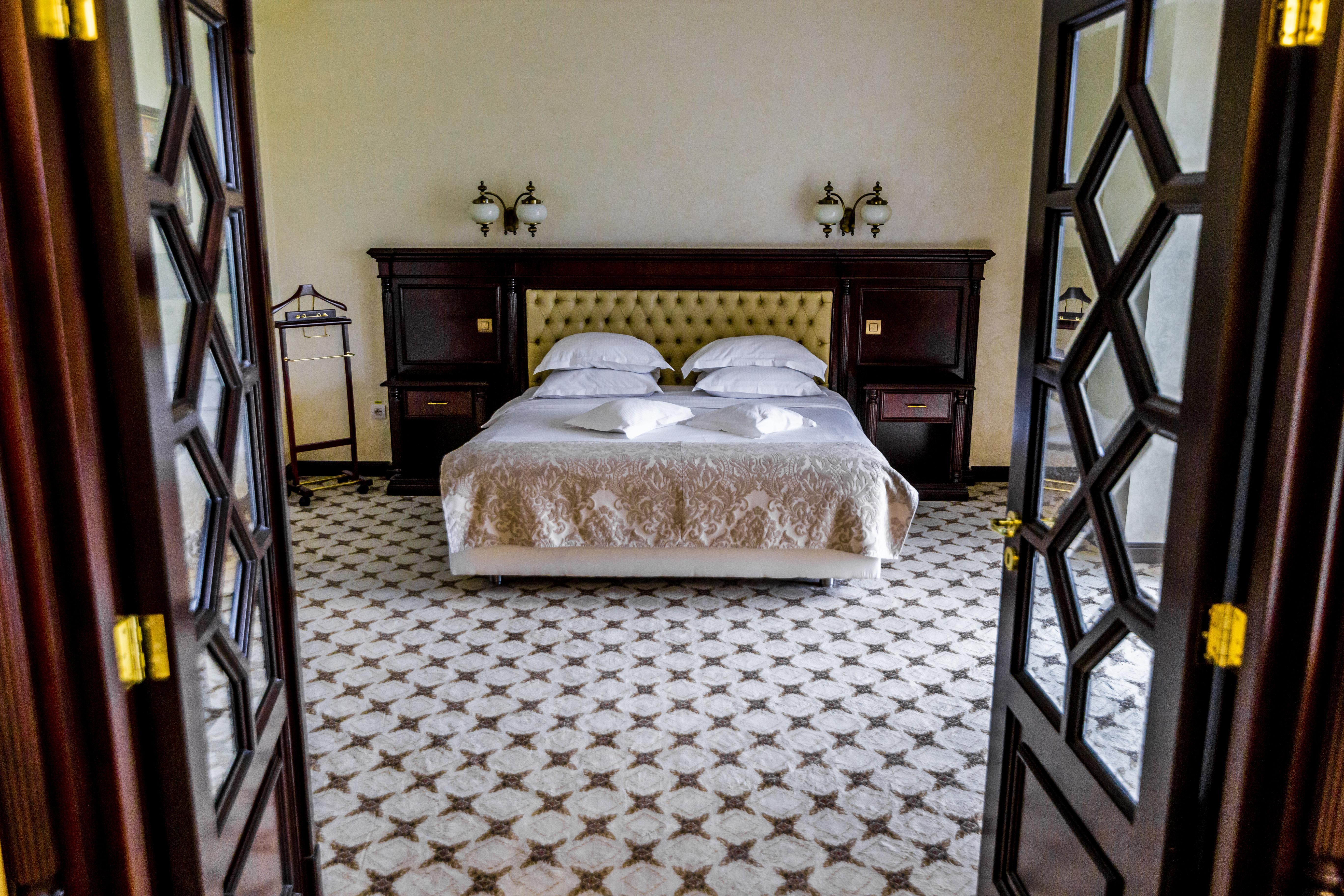 Hotel Golden House Craiova Exterior photo