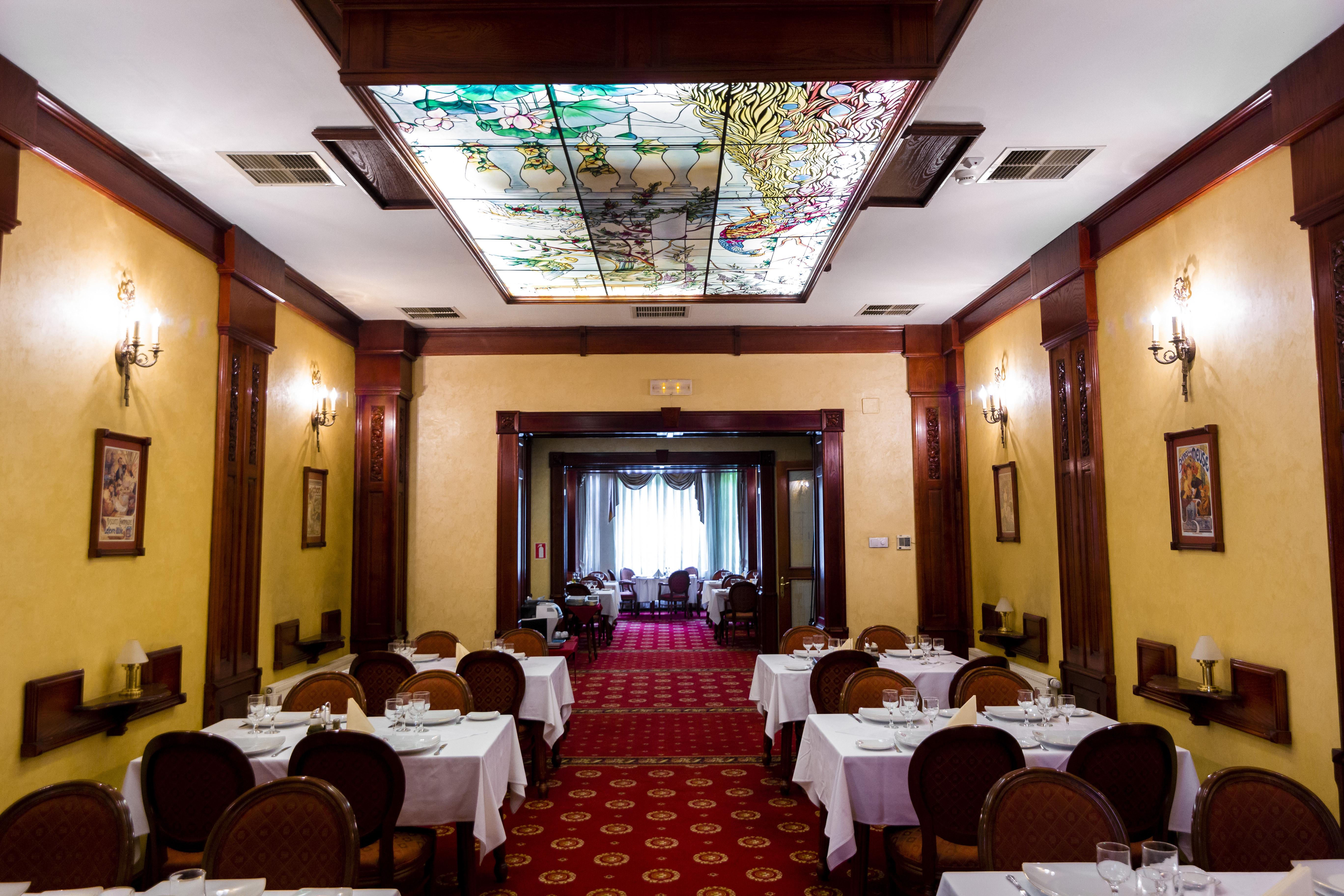 Hotel Golden House Craiova Exterior photo